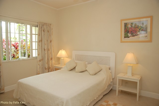 26_master_bedroom_with_king_bed_and_ensuite_facilities